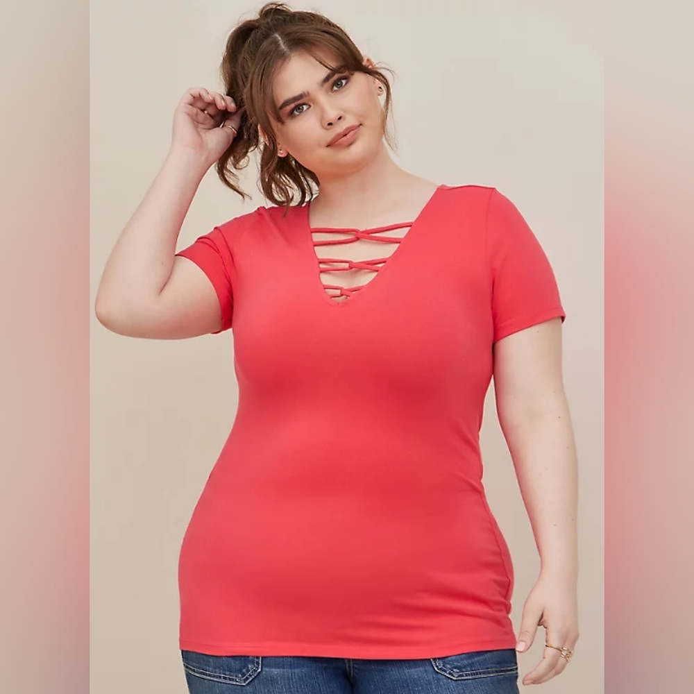 Torrid Berry Strappy Tee Size 3